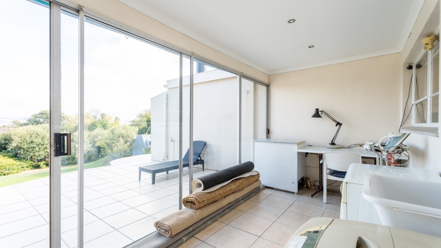 5 Bedroom Property for Sale in Uniepark Western Cape